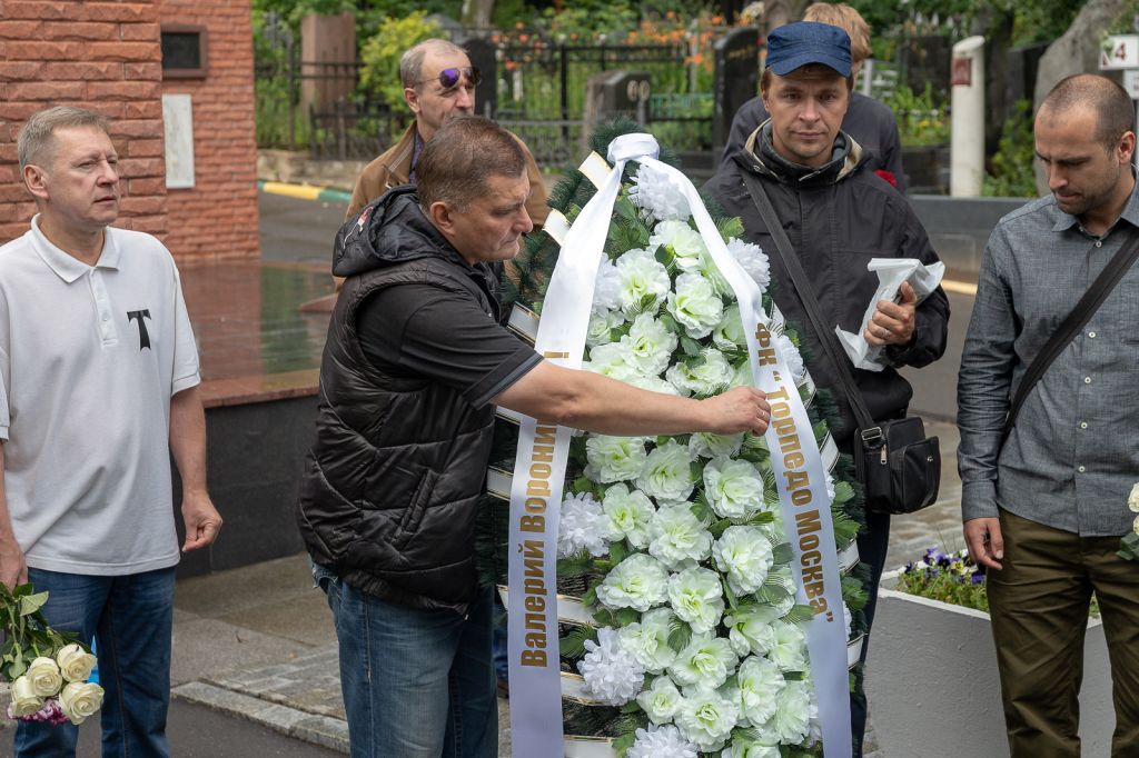 Посещение могилы Воронина_170719 (1).jpg Посещение могилы Воронина_170719 (1).jpg