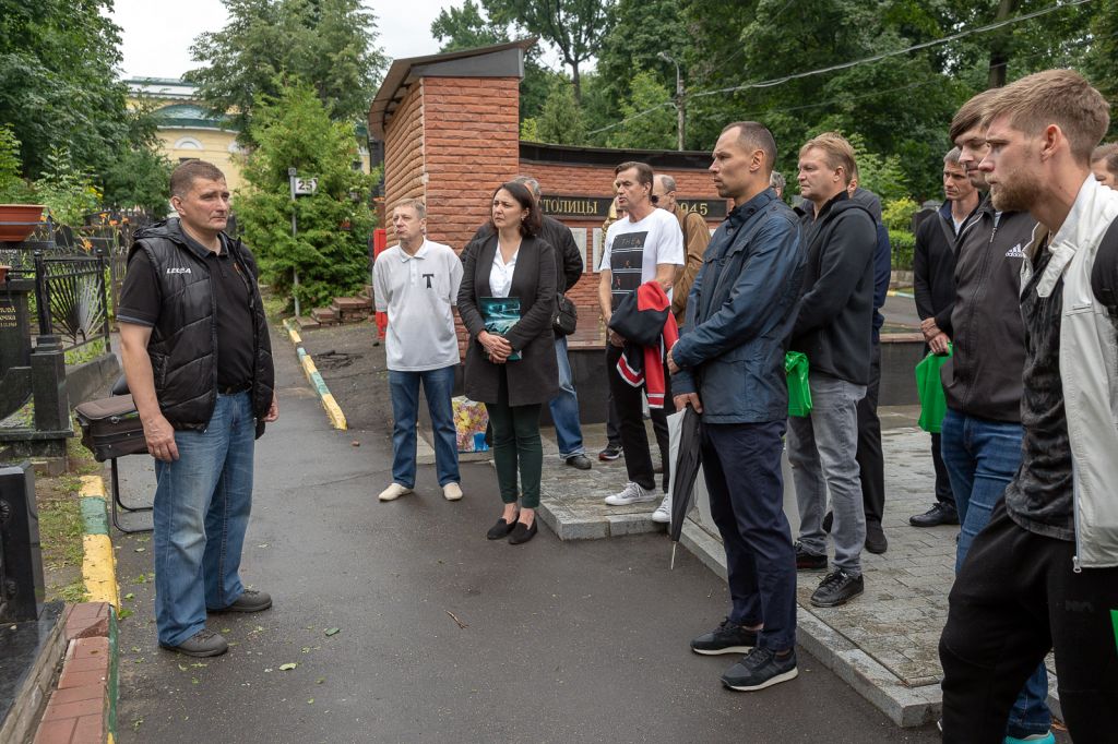 Посещение могилы Воронина_170719 (3).jpg Посещение могилы Воронина_170719 (3).jpg